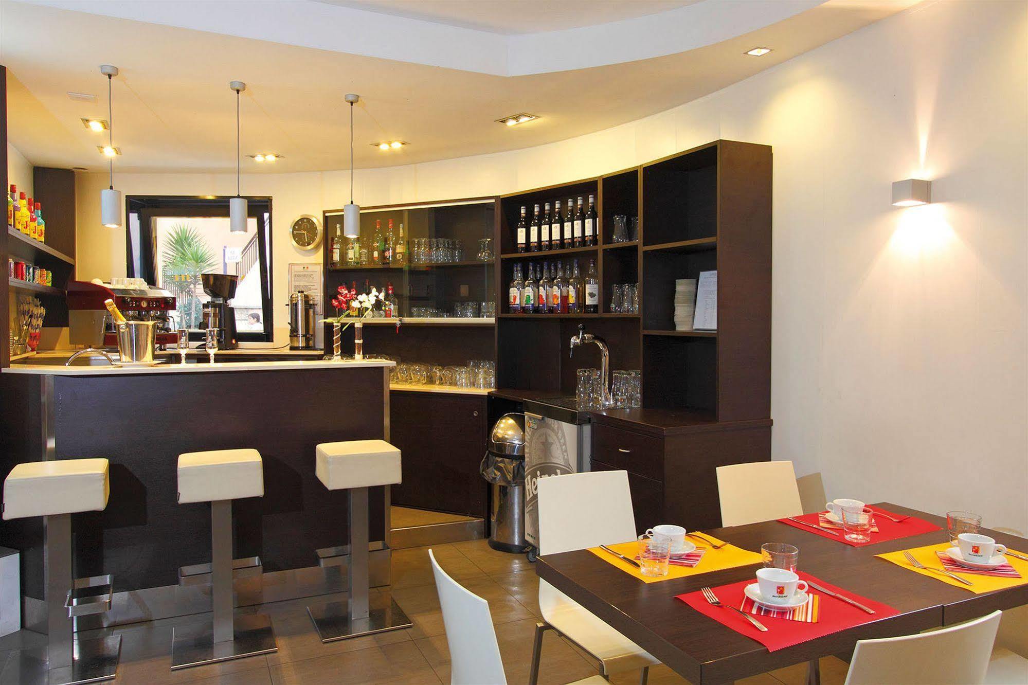 Alfred Hotels Monaco - Ex Forum - Hotel Renove ボーソレイユ レストラン 写真